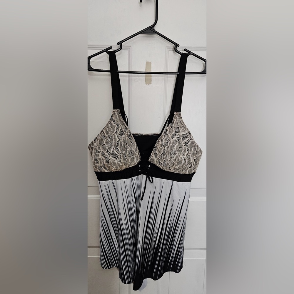 Unbranded Women’s Size 16 Swimsuit Tank